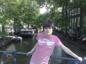 Canal dans le centre-ville d'Amsterdam