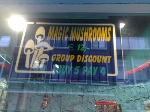 Promotion pour des Magics Mushrooms dans un magasin d'Amsterdam